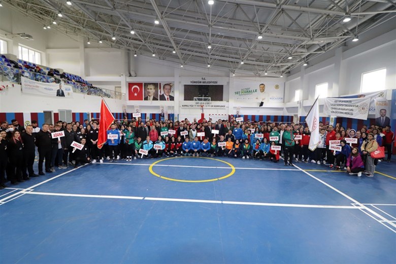 "Yurtlar Arası Badminton Türkiye Şampiyonası" Adana'da başladı