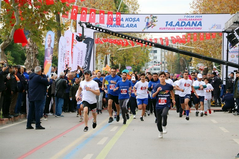 Uluslararası 14’üncü 5 Ocak Kurtuluş Yarı Maratonu Adana’da Tamamlandı.
